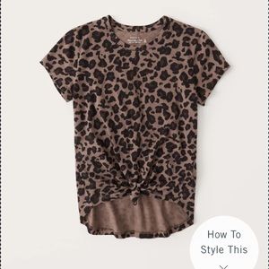 Abercrombie & Fitch Leopard Knotted crew size M